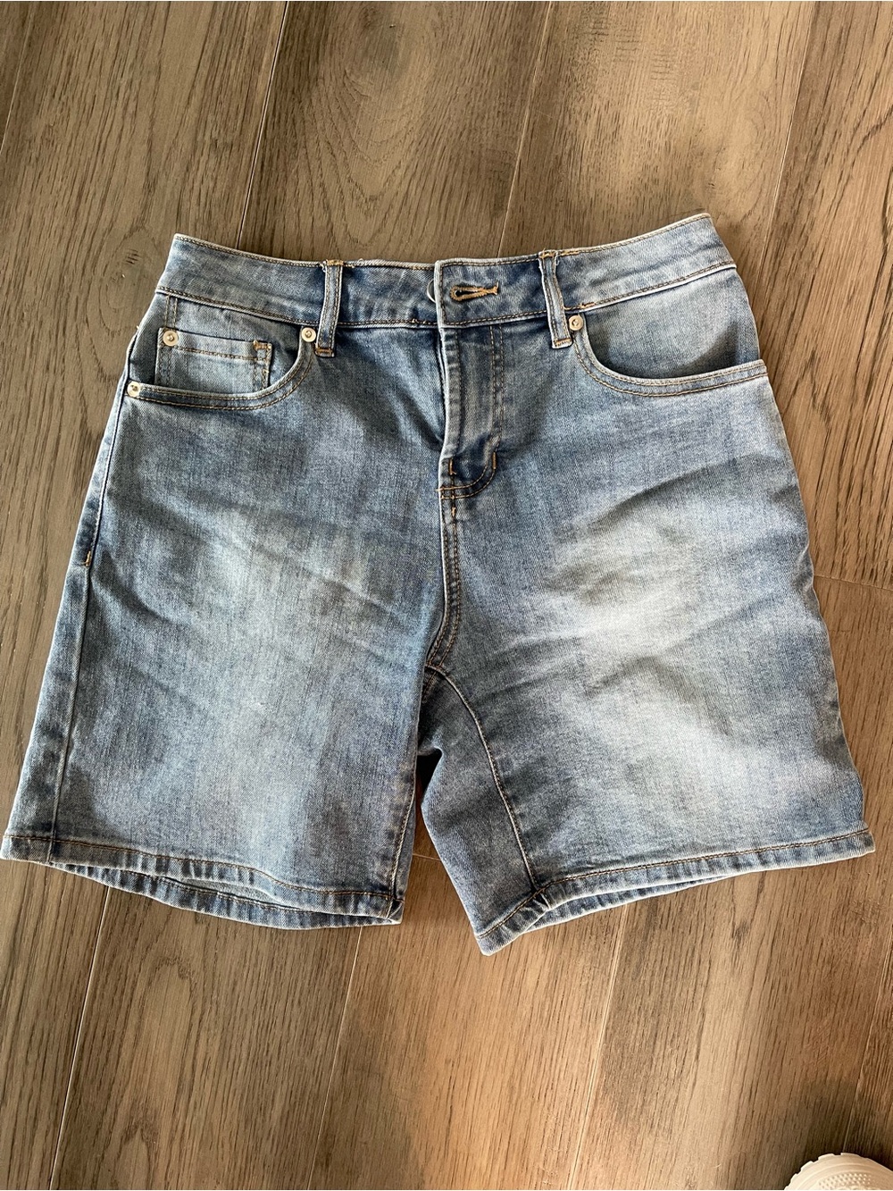 TRIBAL Classic Light Wash Denim Shorts